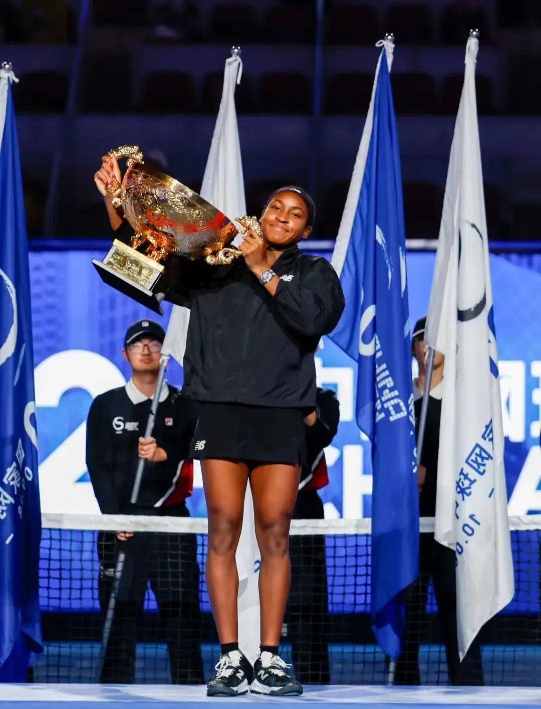 与去年相比 与去年相比