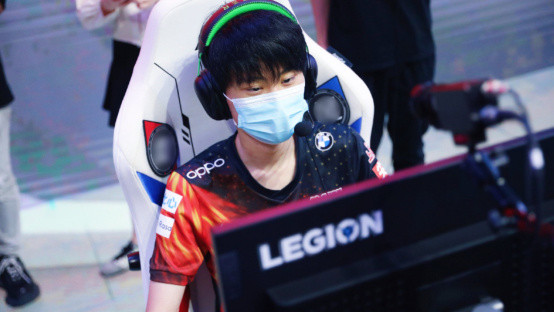 他在最近的 他在最近的