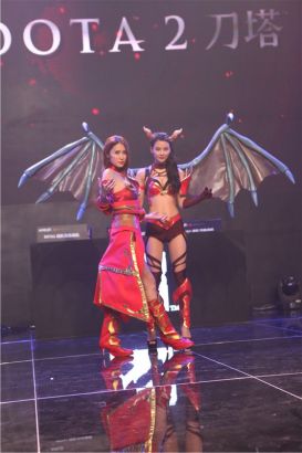 更加从容自 更加从容自