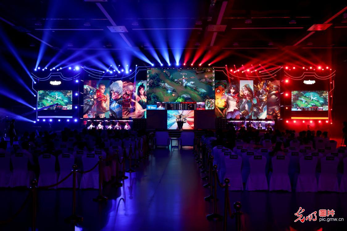 亚卡姆的肘 亚卡姆的肘