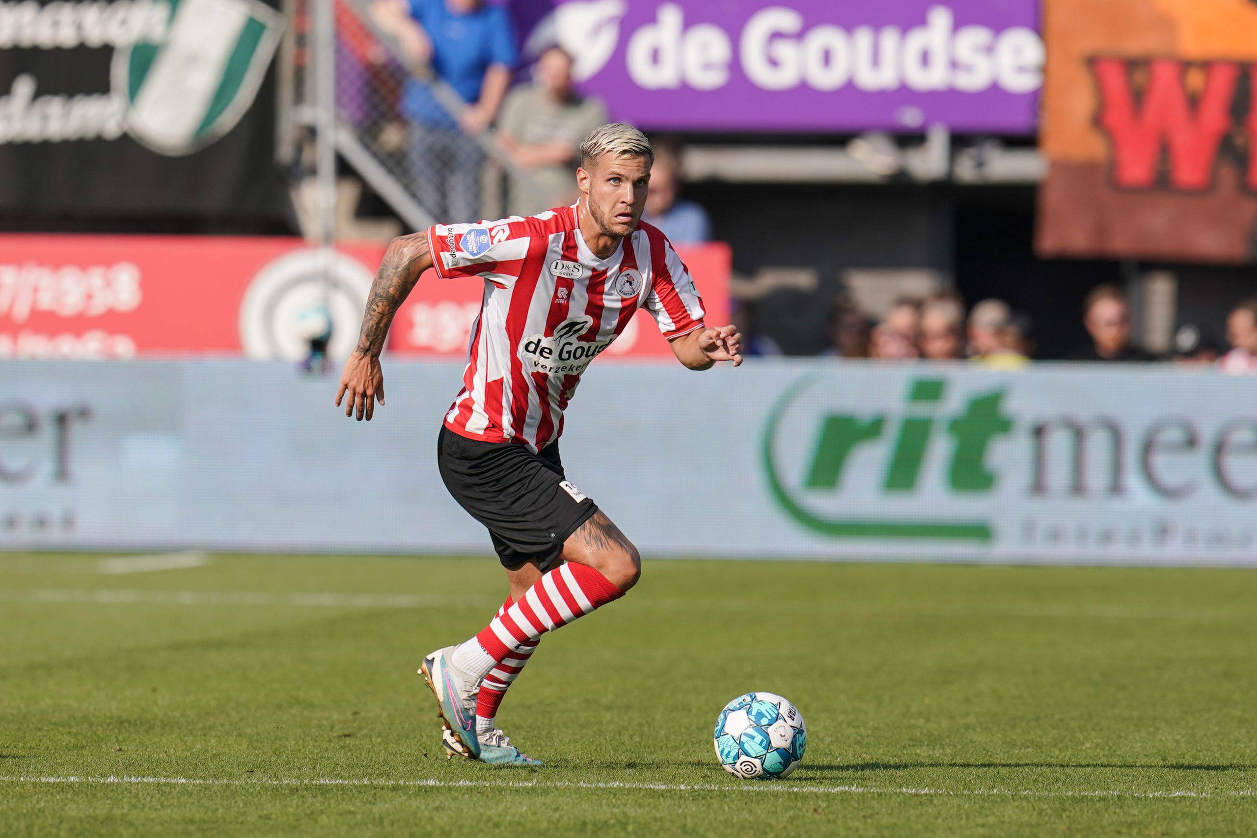 在东部被聚 在东部被聚